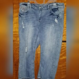 Women's ND Weekend Blue Denim Capri Jeans 14 Embroidered & Stoned Backpockets